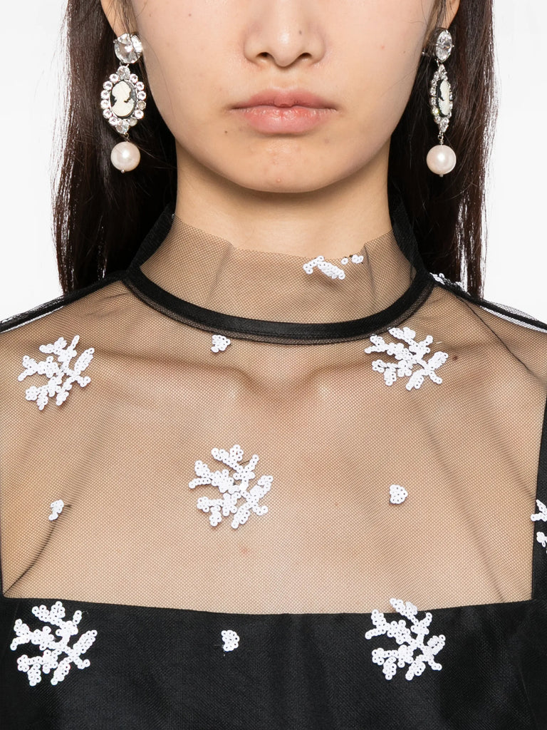Dorothea Top in Black and white floral embroidery