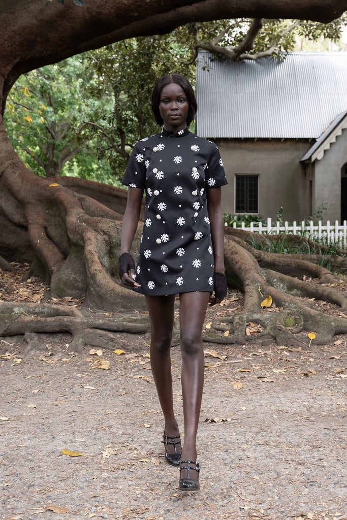 Virtue Dress in Black and white Floral